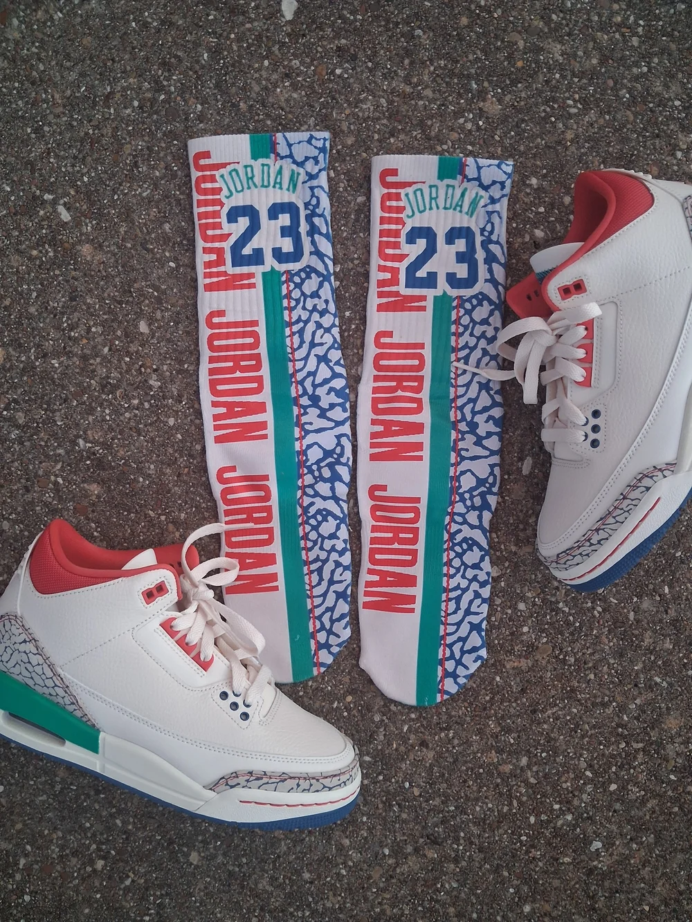 Jordan 3 Chalk Socks To Match